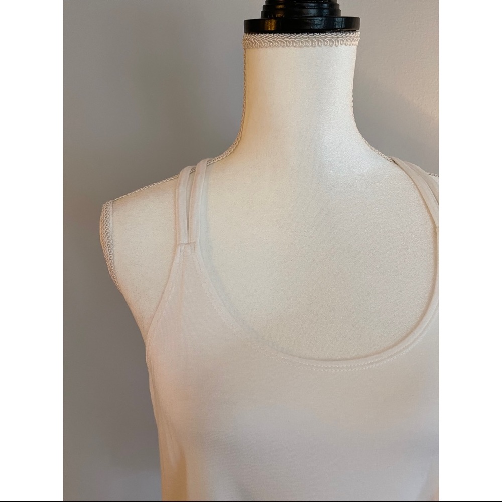 White crop top - Picture 2 of 4
